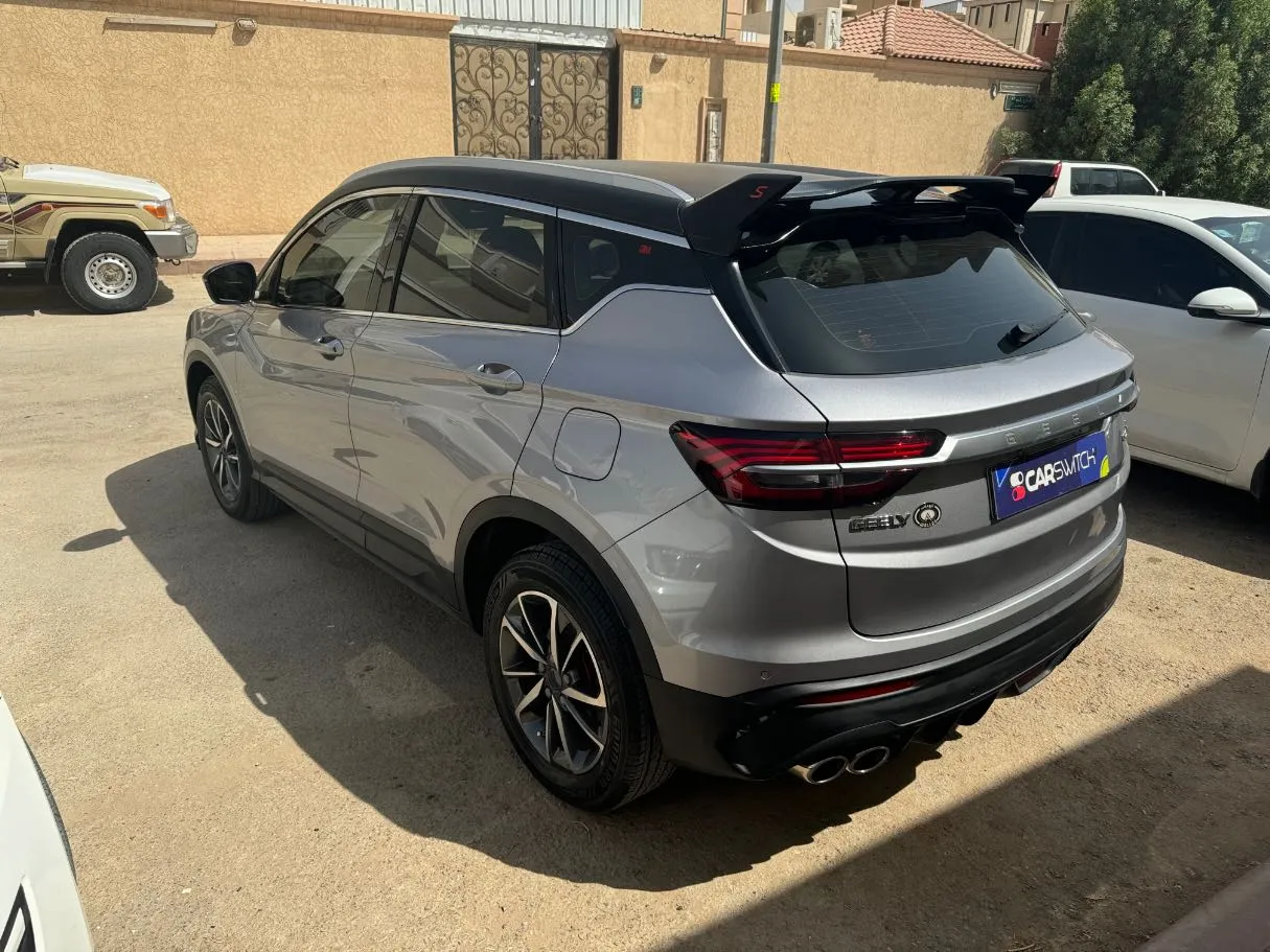 Car image 6