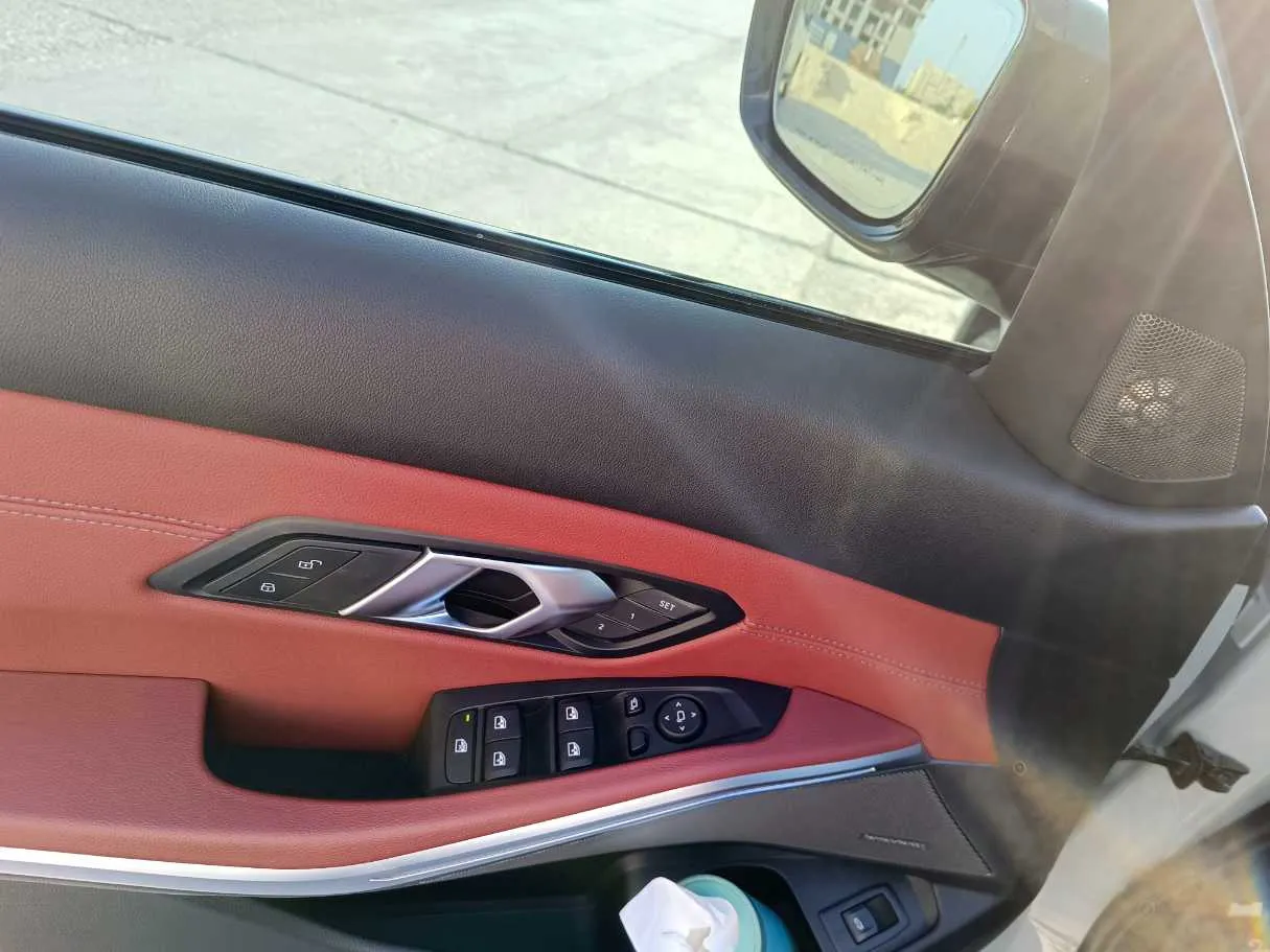 Car image 36