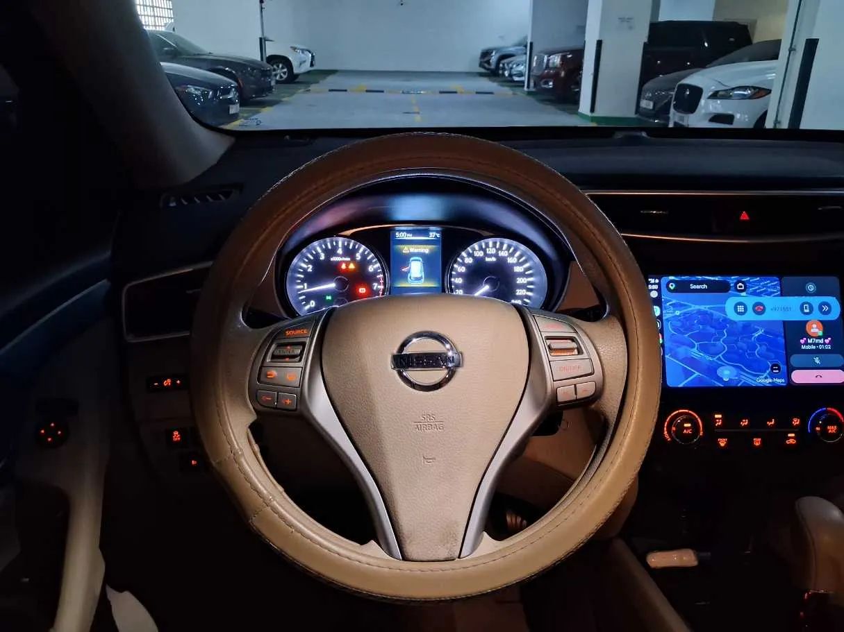 Car image 19