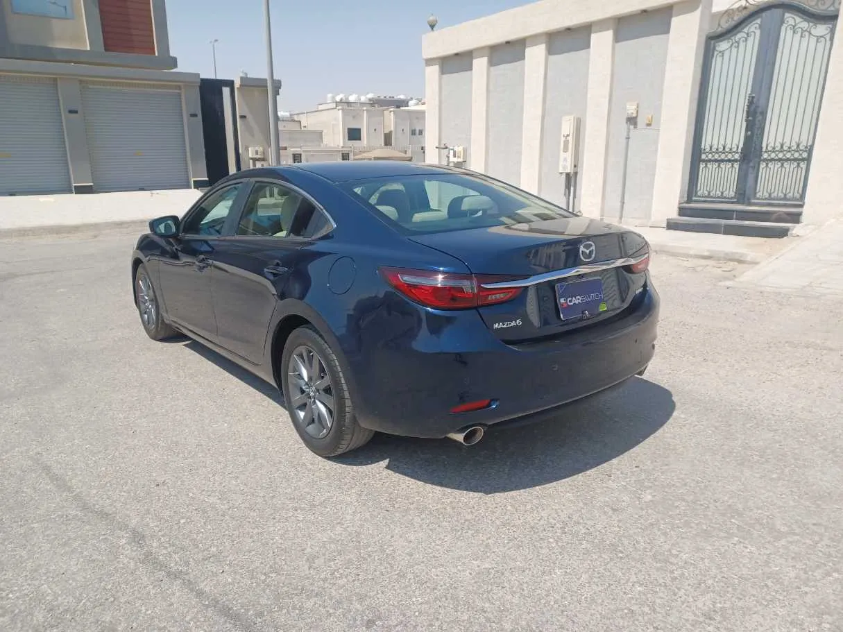 Car image 7