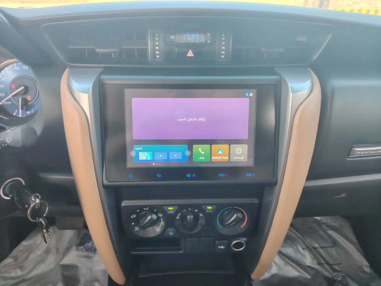 Car image 19