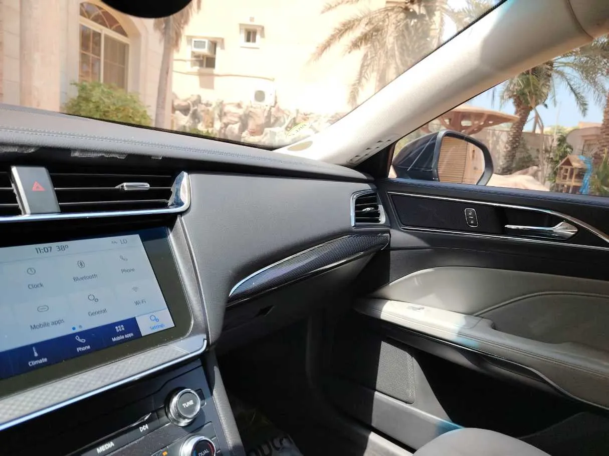 Car image 28