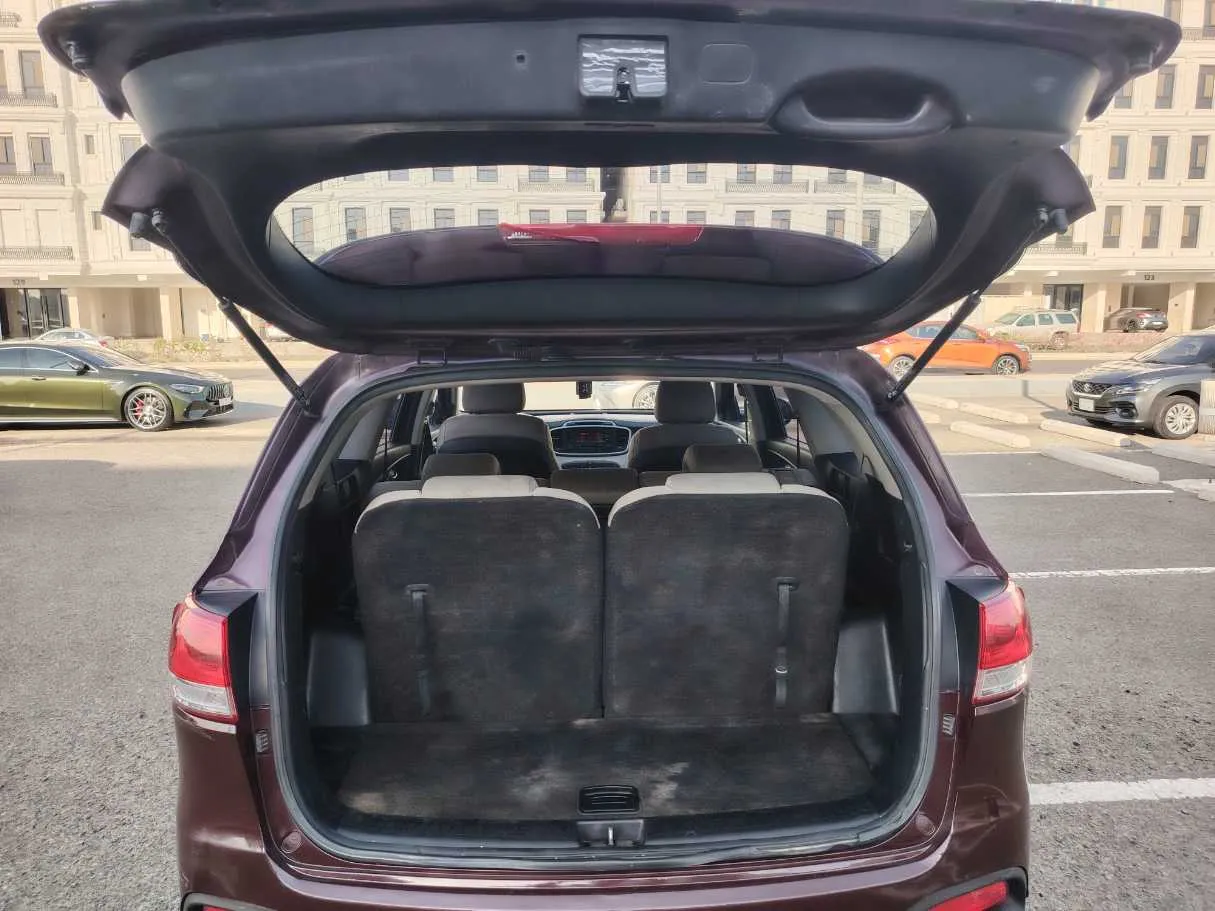 Car image 23