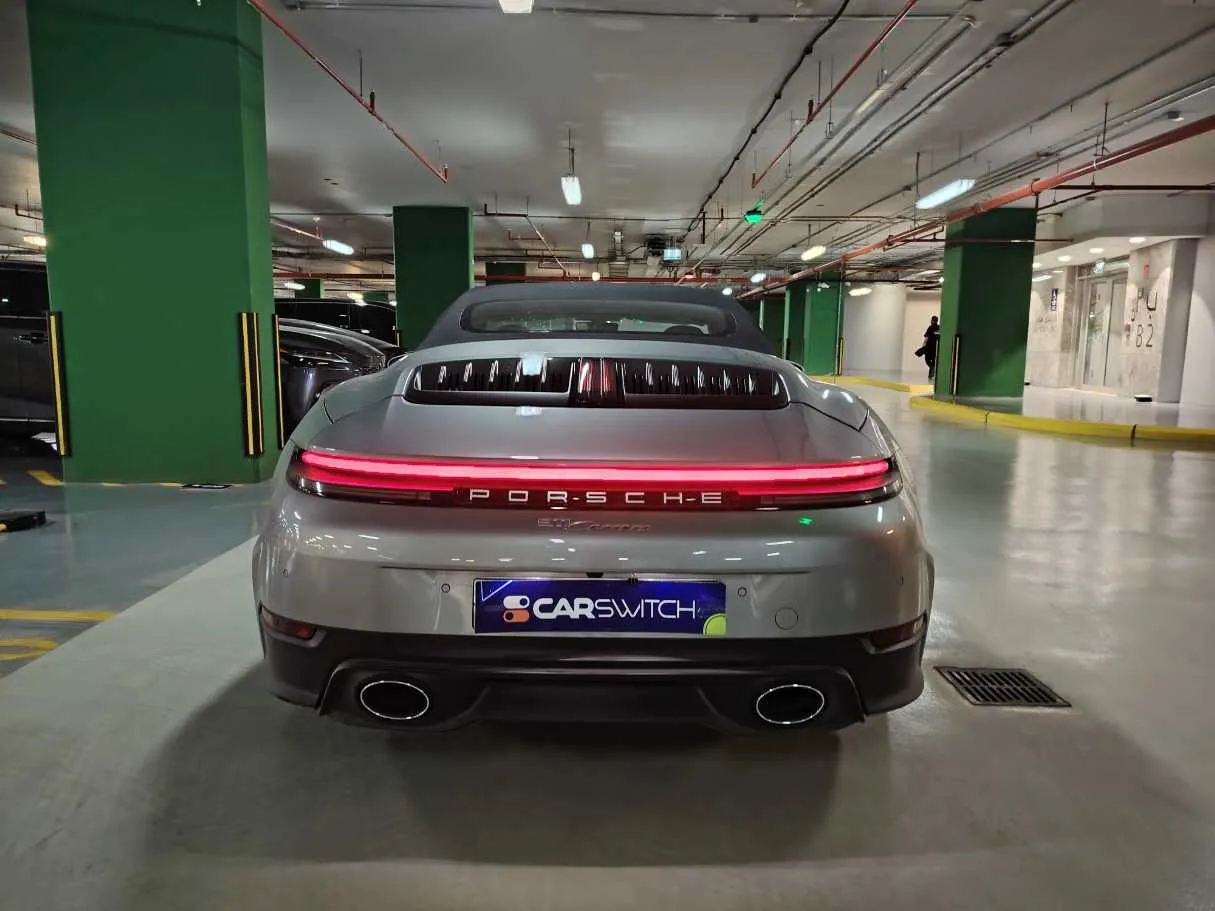 Car image 9