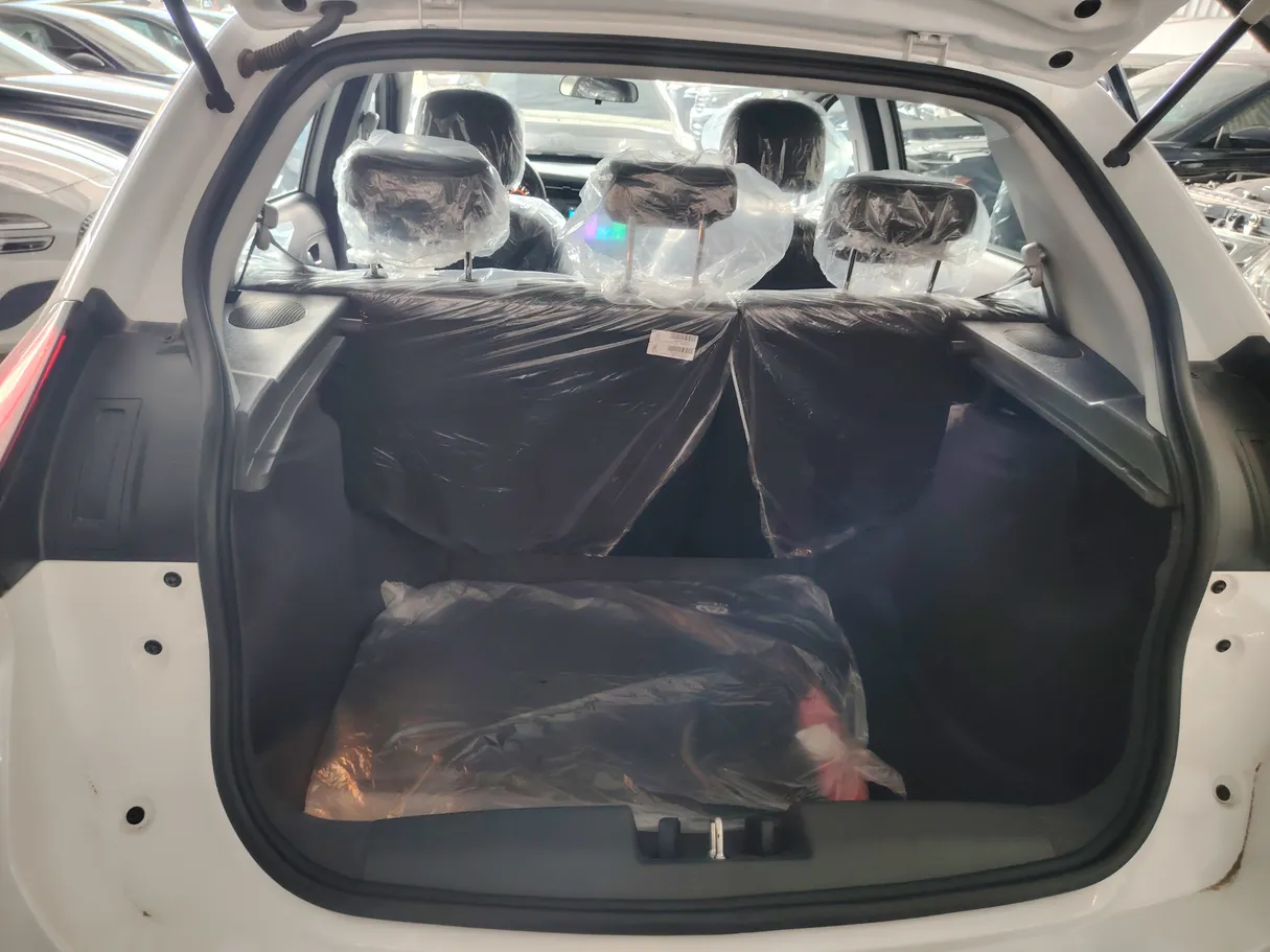 Car image 25