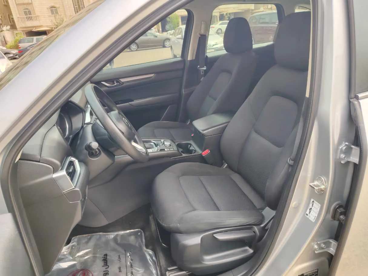 Car image 12