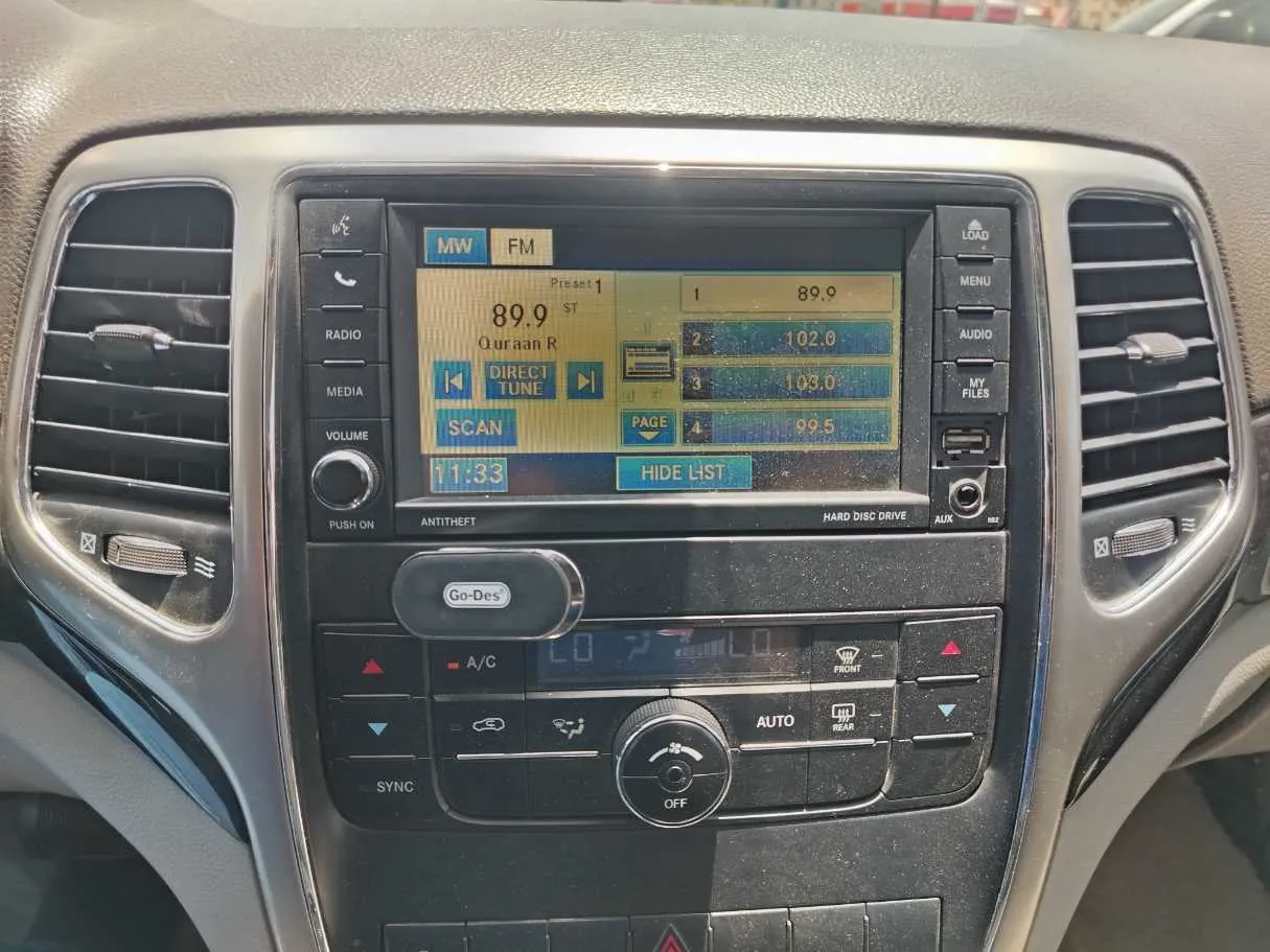 Car image 24
