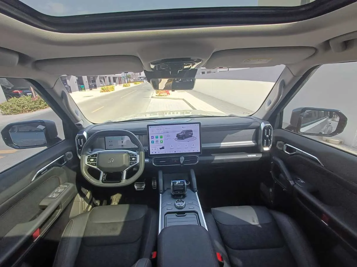 Car image 14