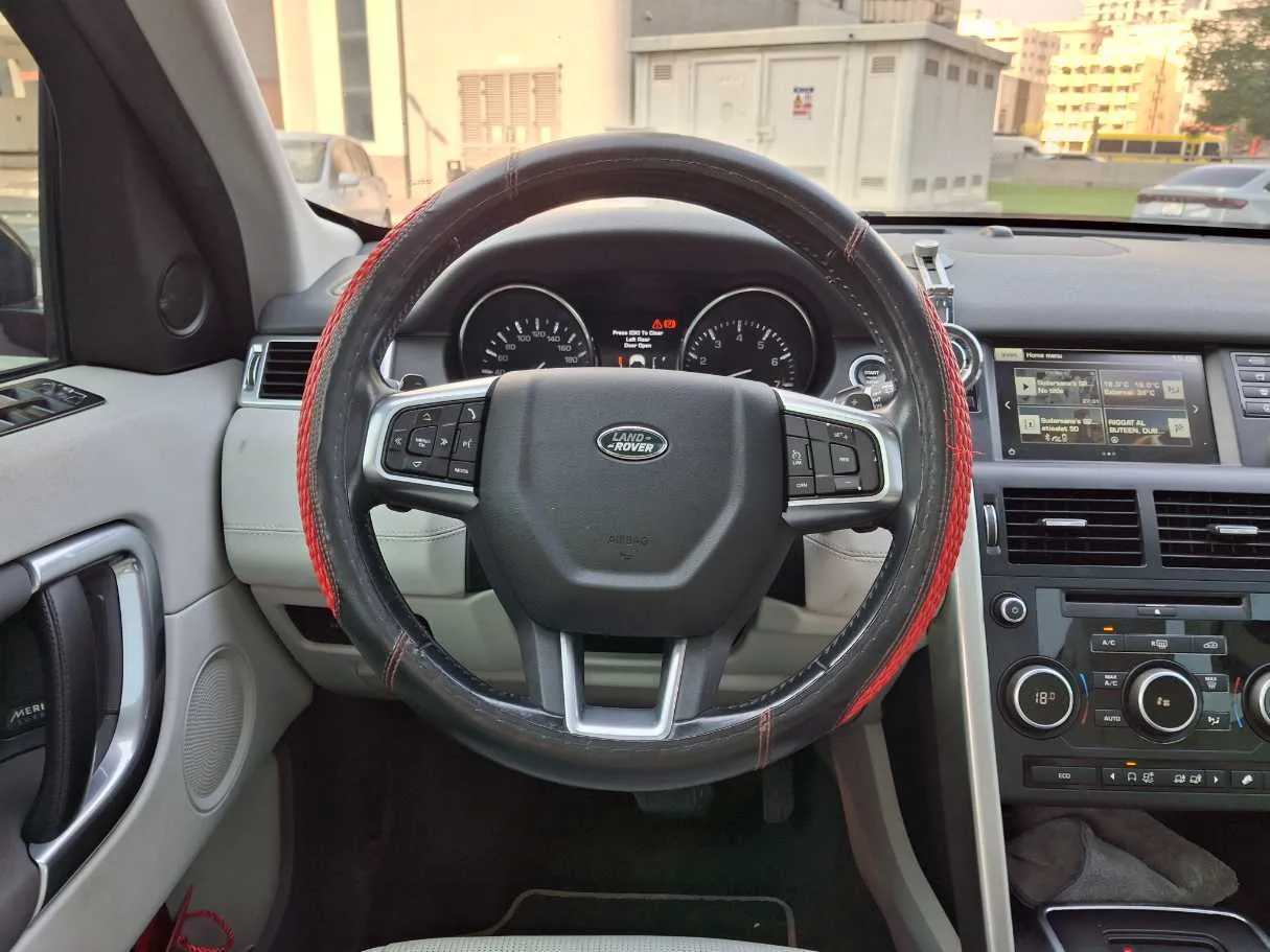 Car image 14