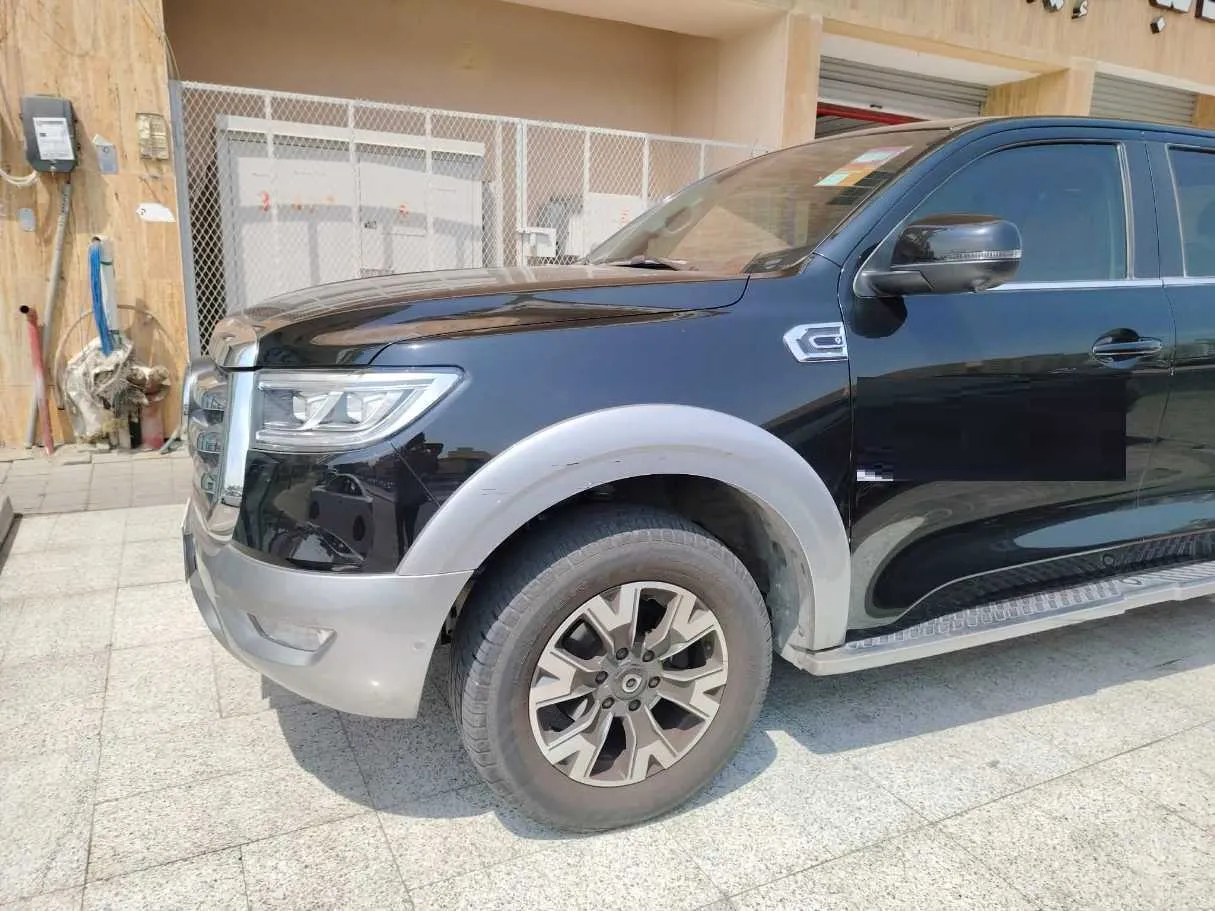 Car image 8