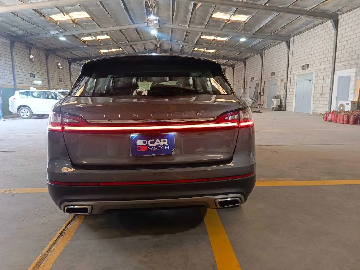 Car image 6