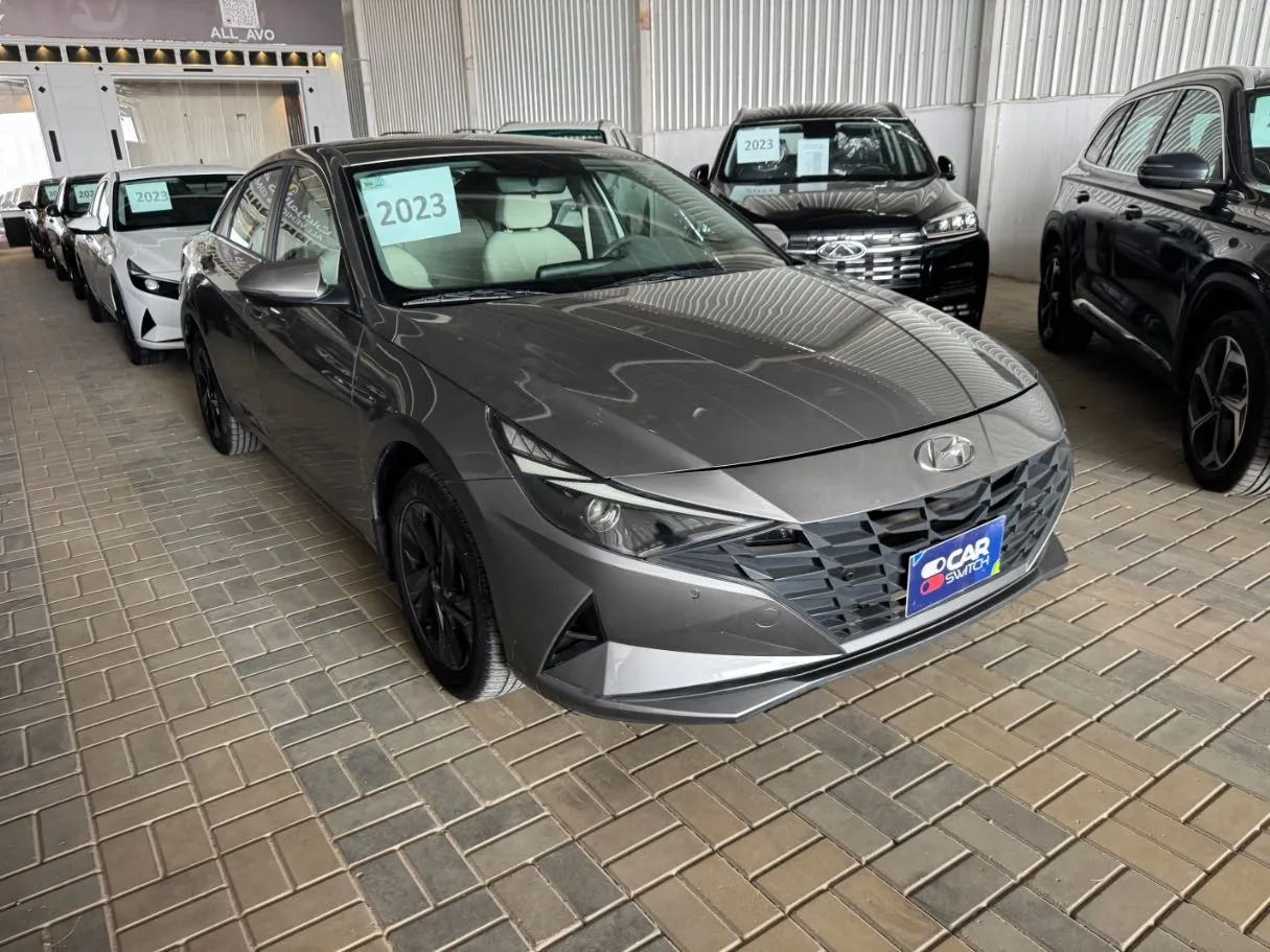 Car image 3