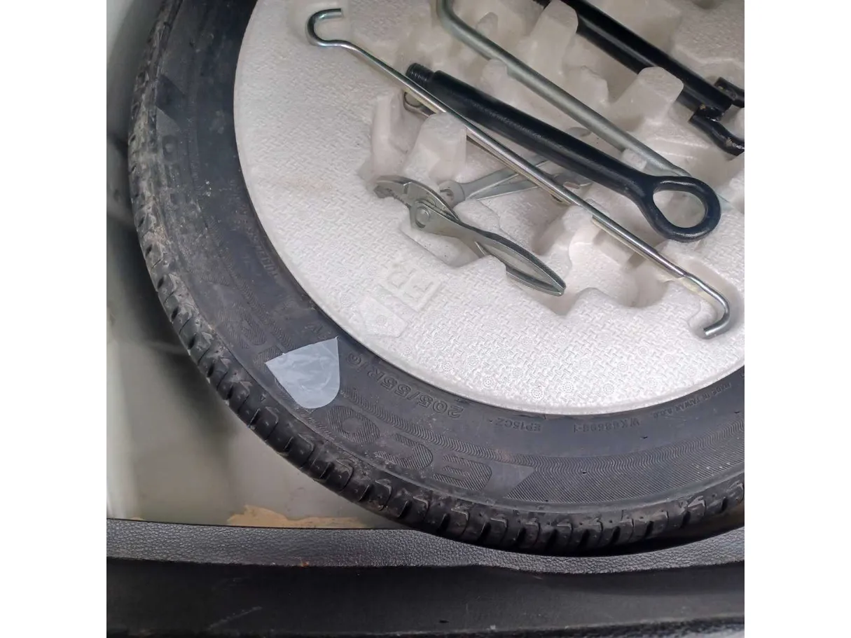 Car image 29