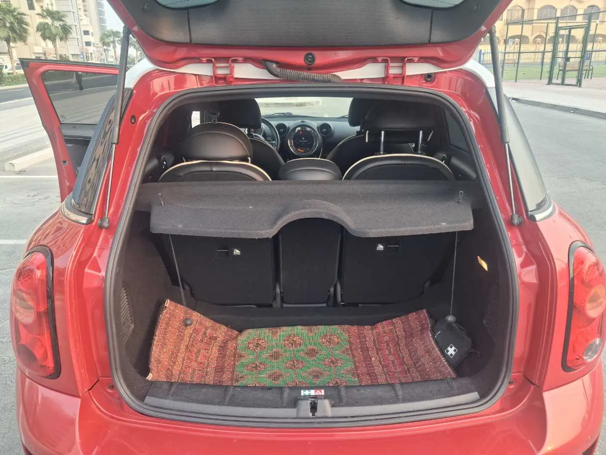 Car image 19