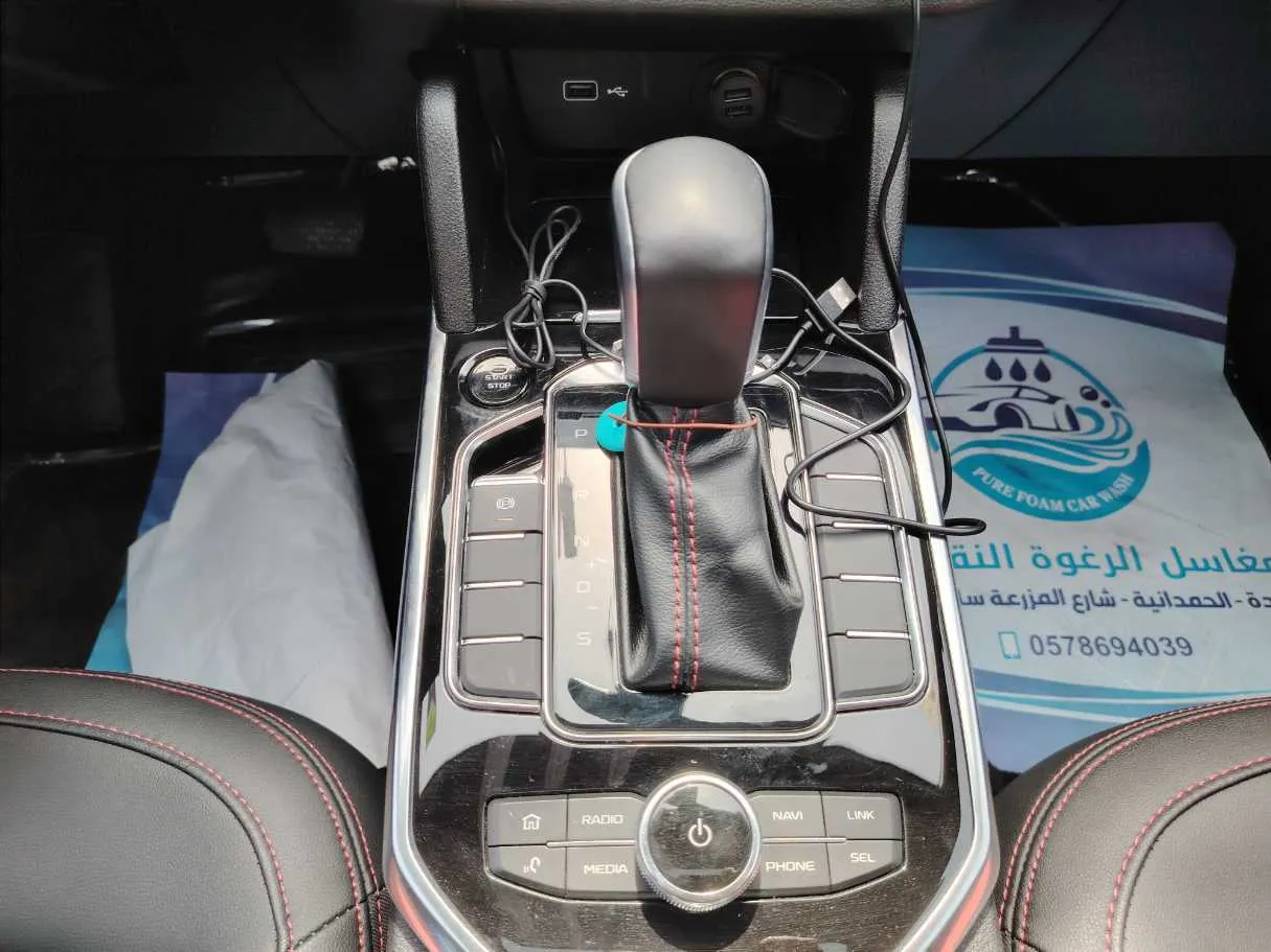 Car image 23