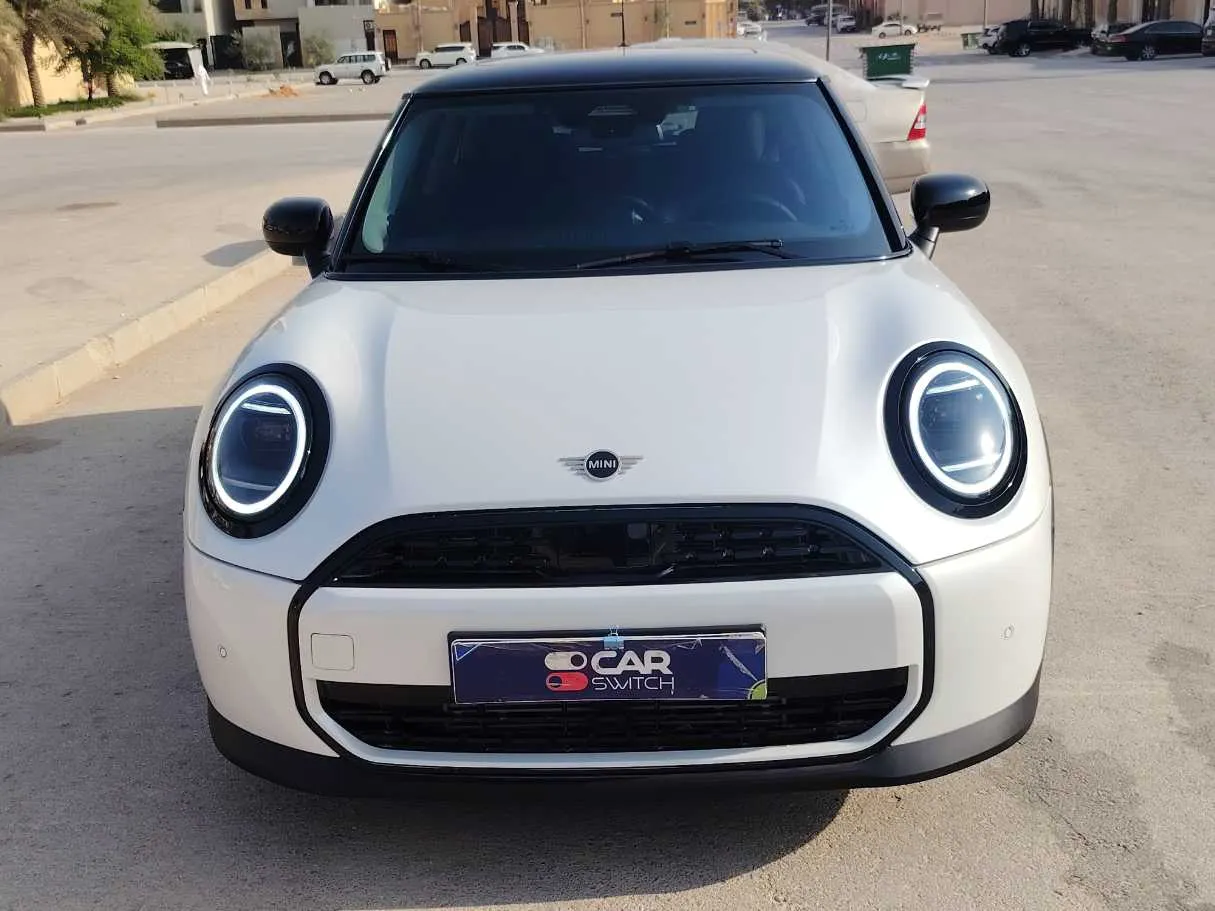 Car image 2