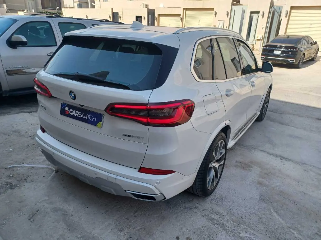 Car image 5