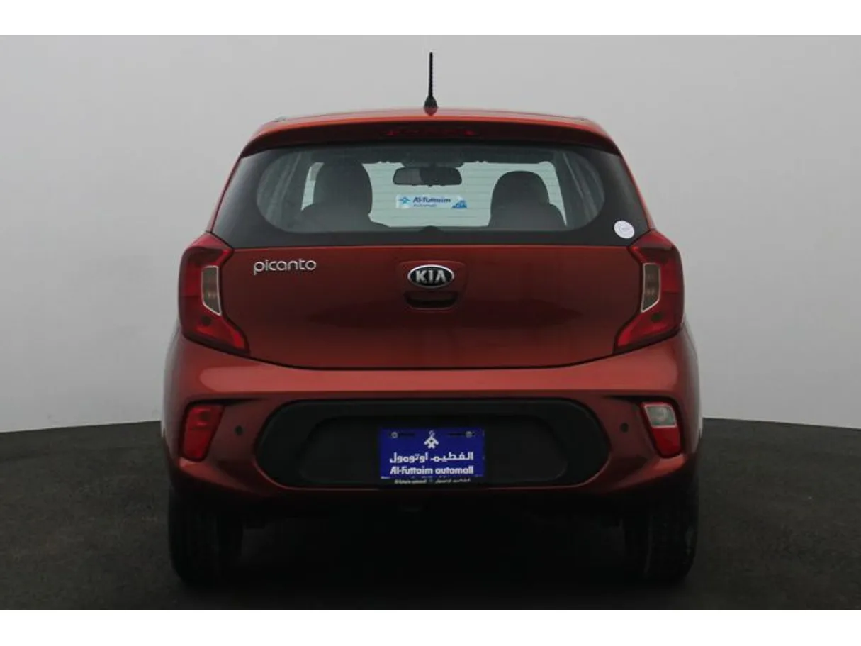 Car image 12