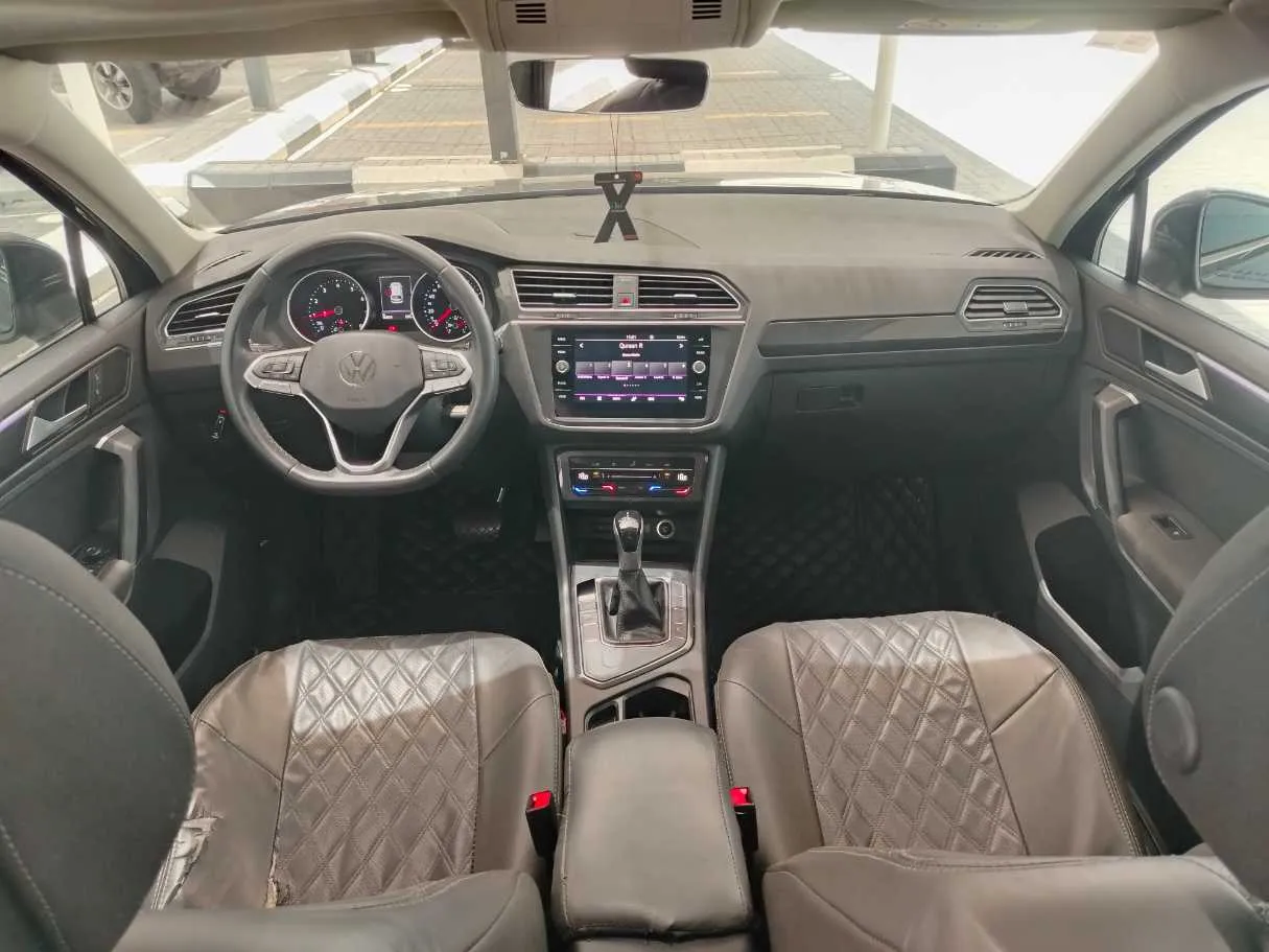 Car image 21