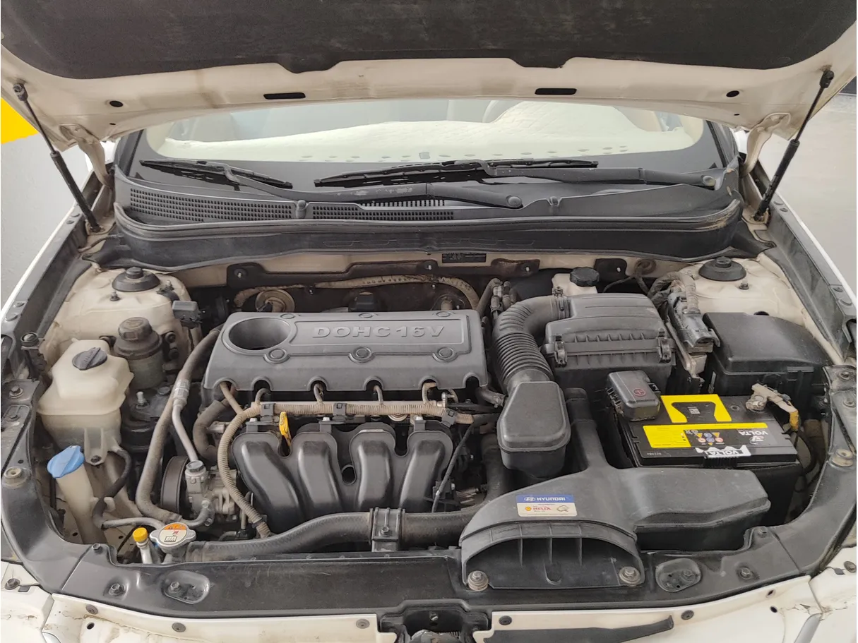 Car image 8
