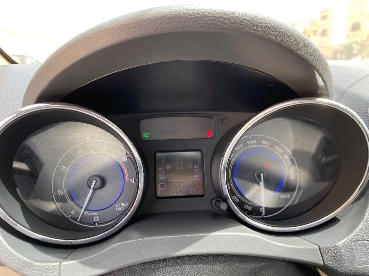 Car image 17