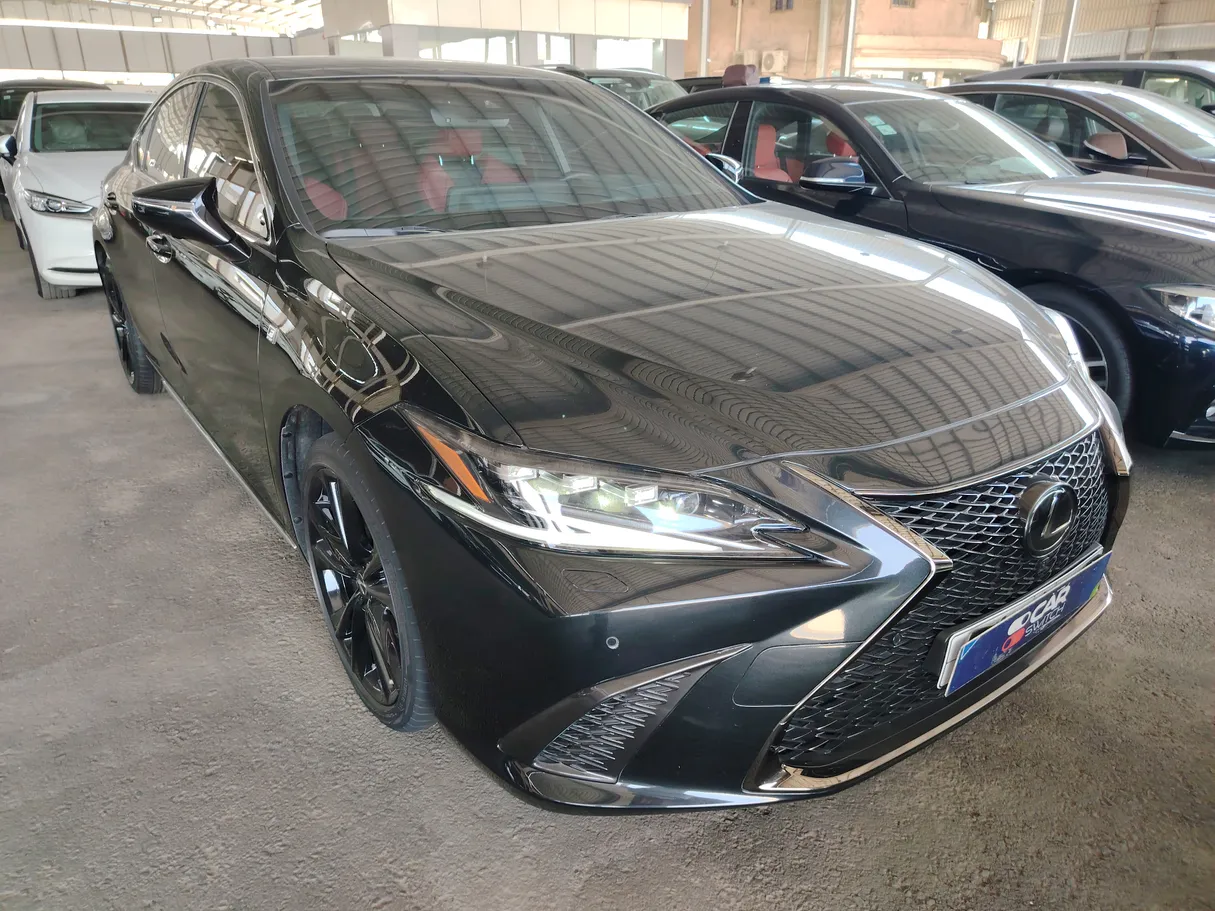 Car image 3