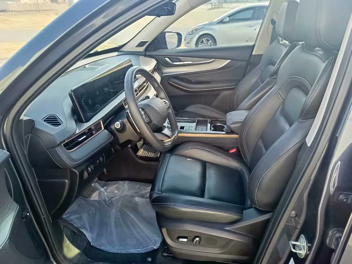 Car image 13