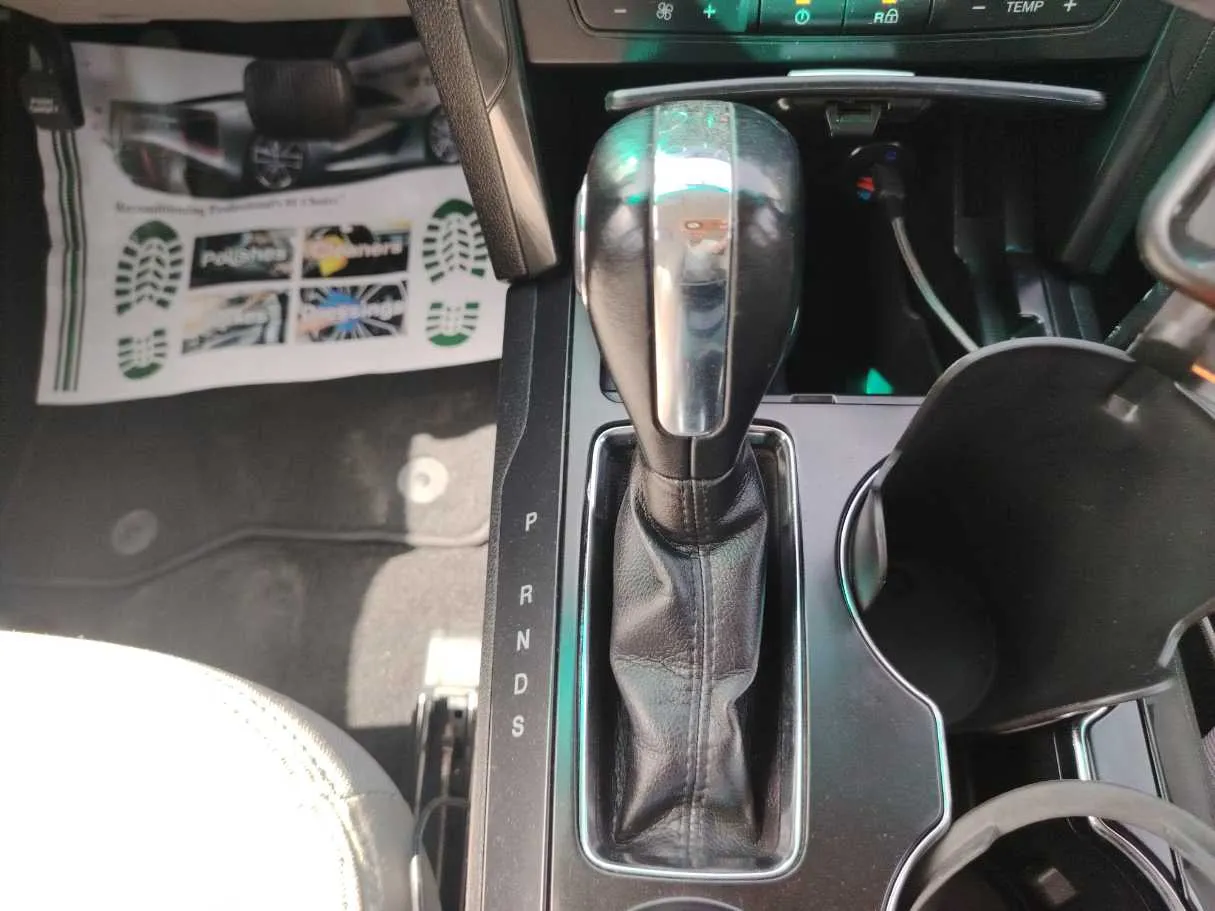 Car image 21