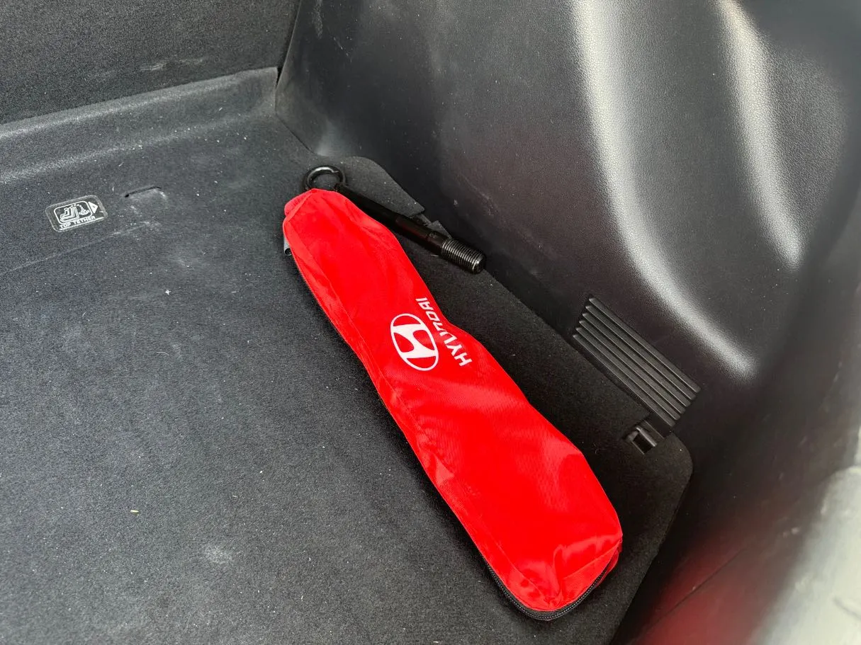 Car image 23