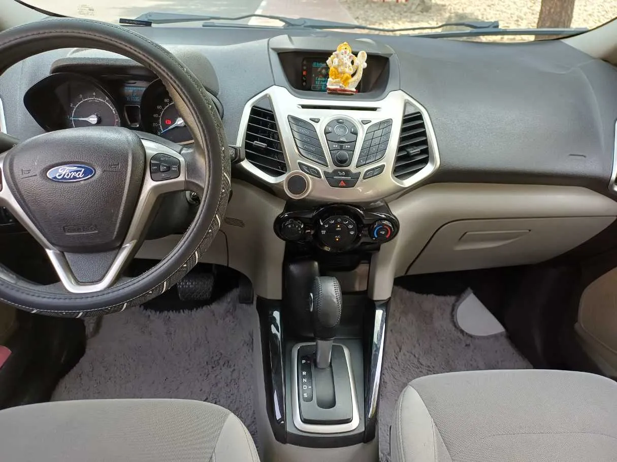 Car image 18