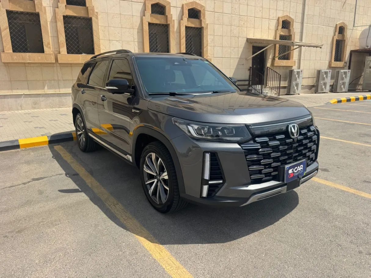 Car image 3