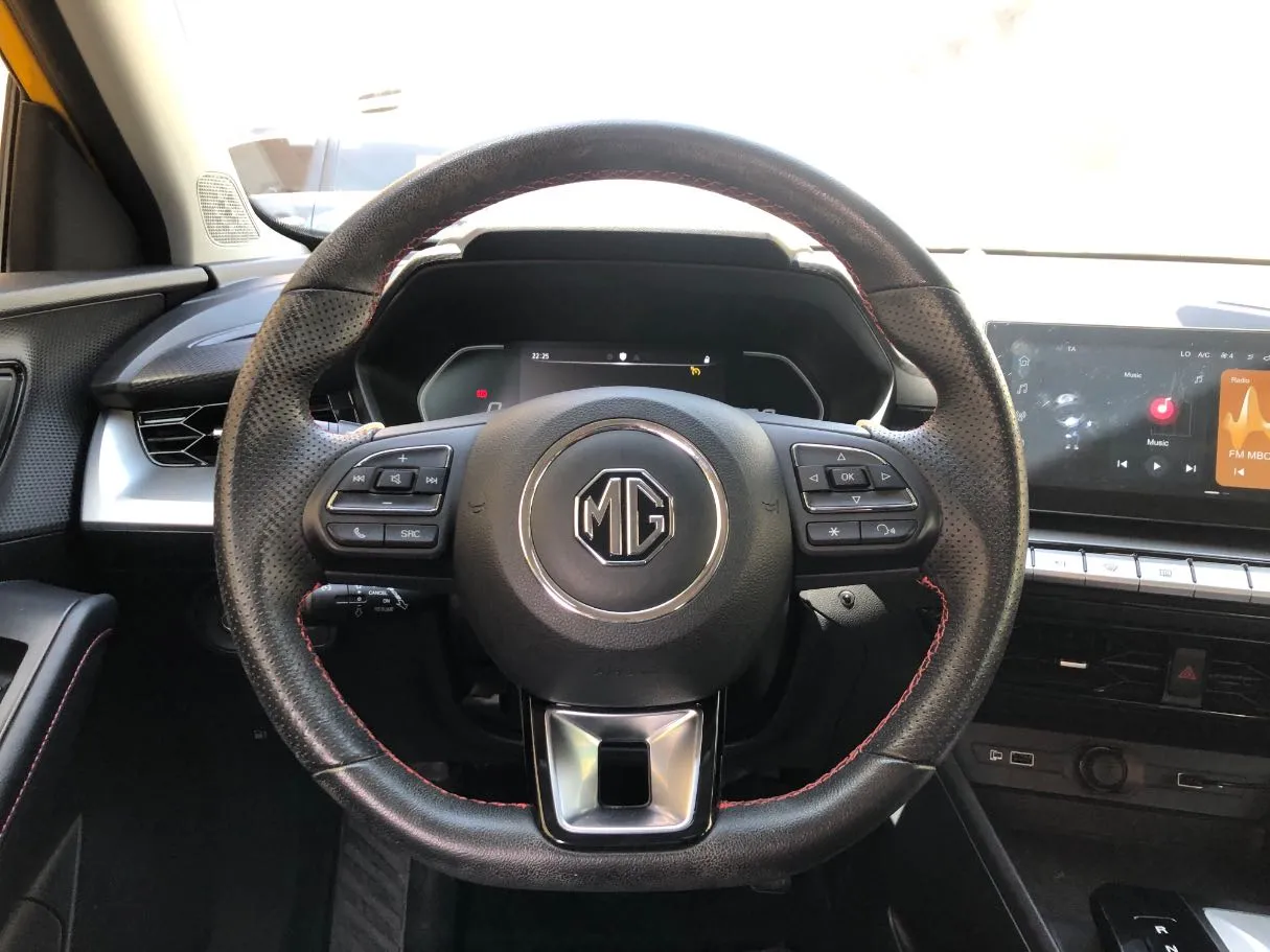 Car image 17