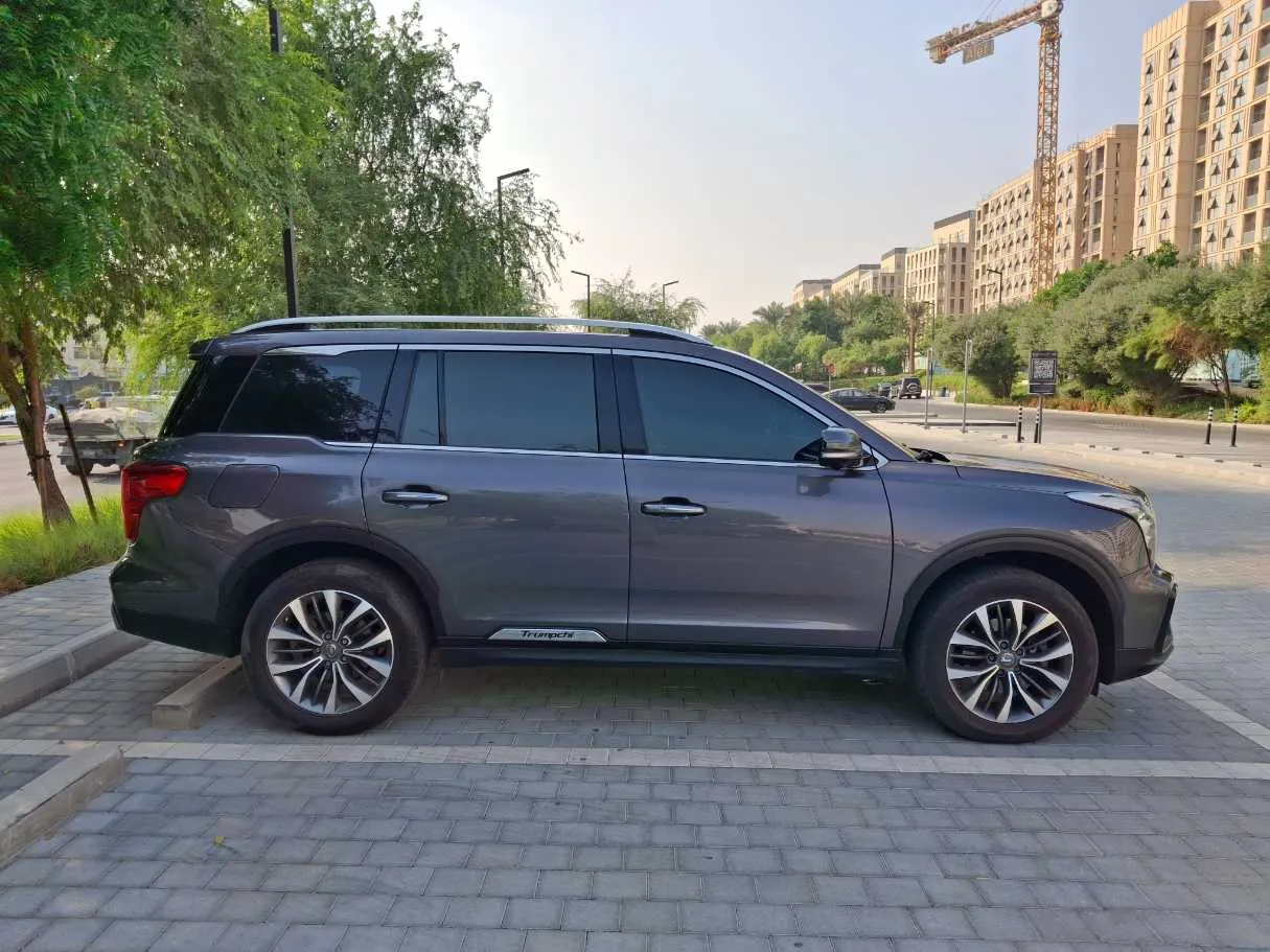 Car image 8