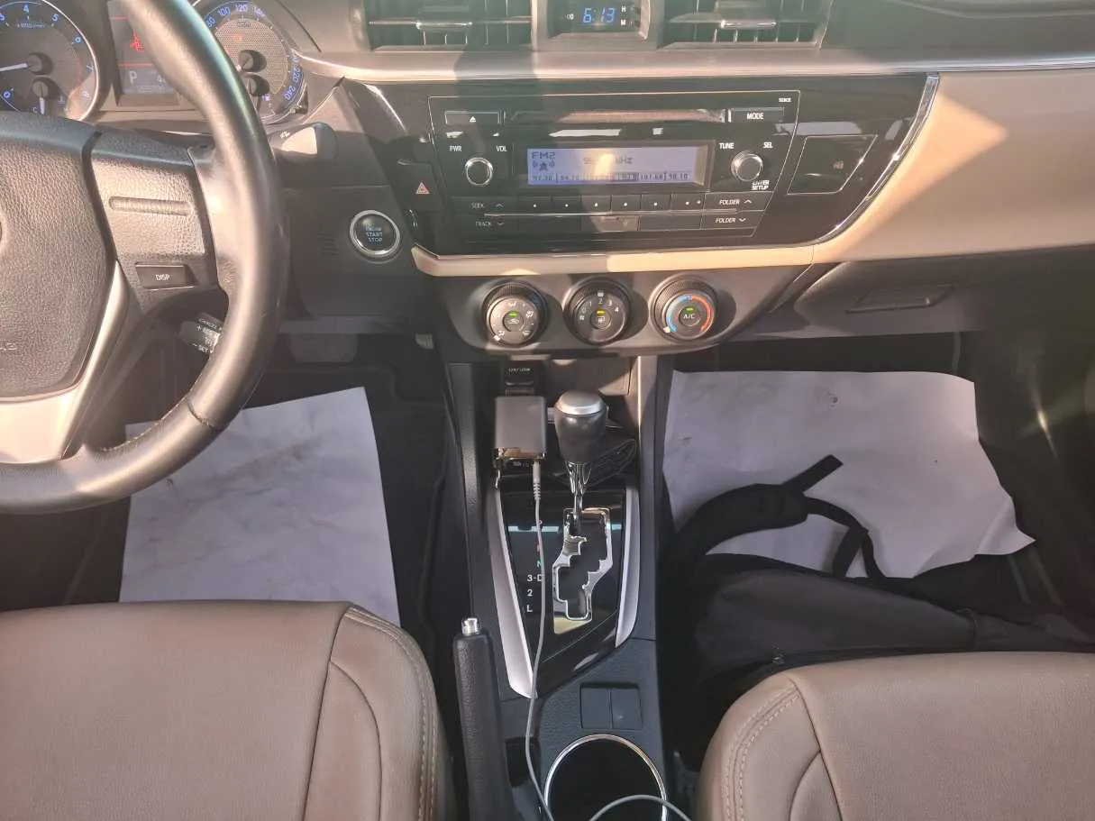 Car image 14