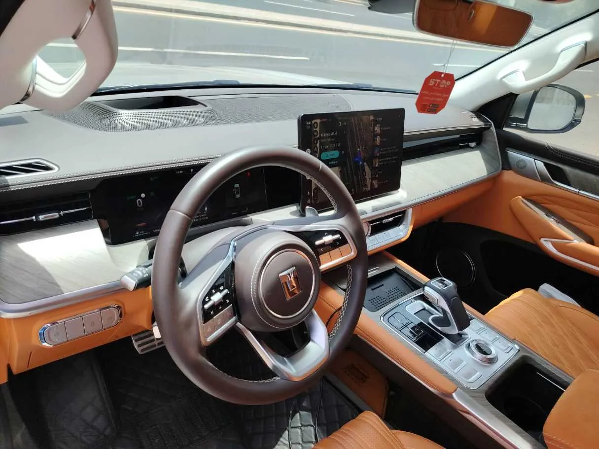 Car image 14