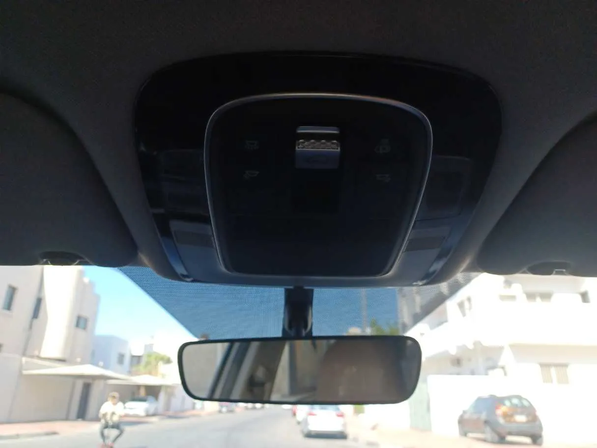 Car image 23