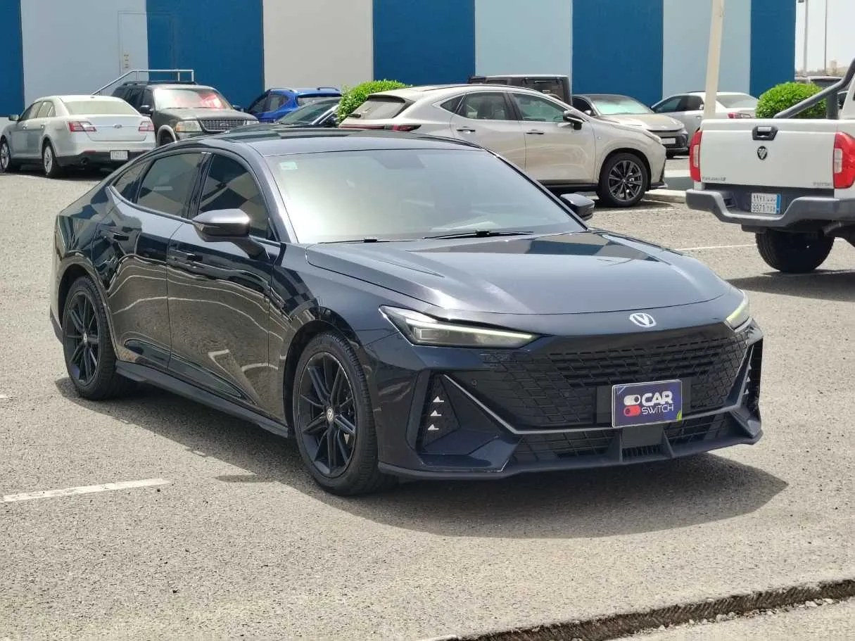 Car image 3