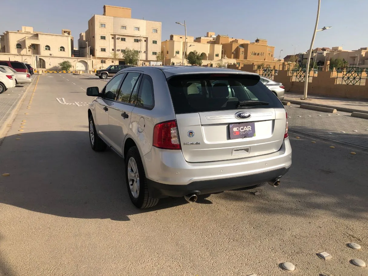 Car image 7