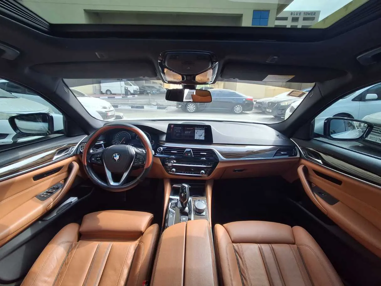 Car image 18