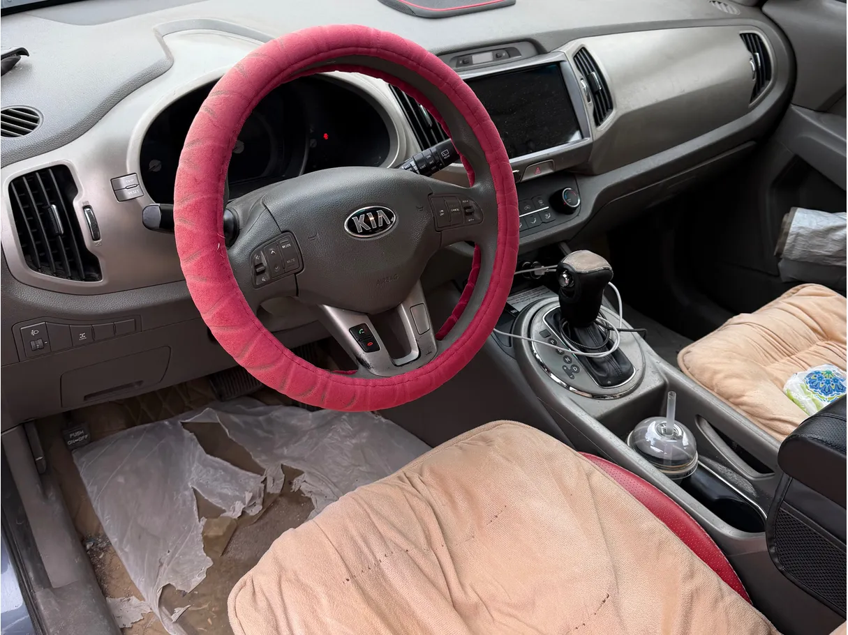 Car image 5