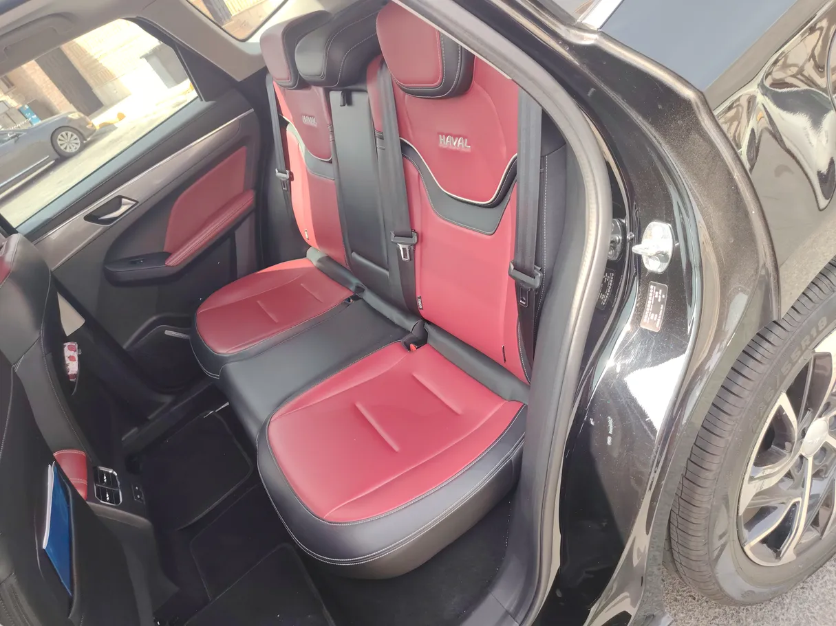 Car image 16