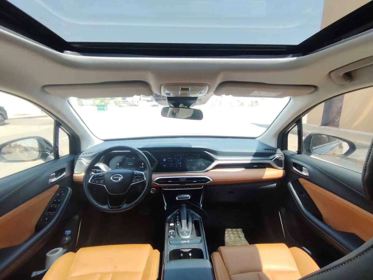 Car image 17