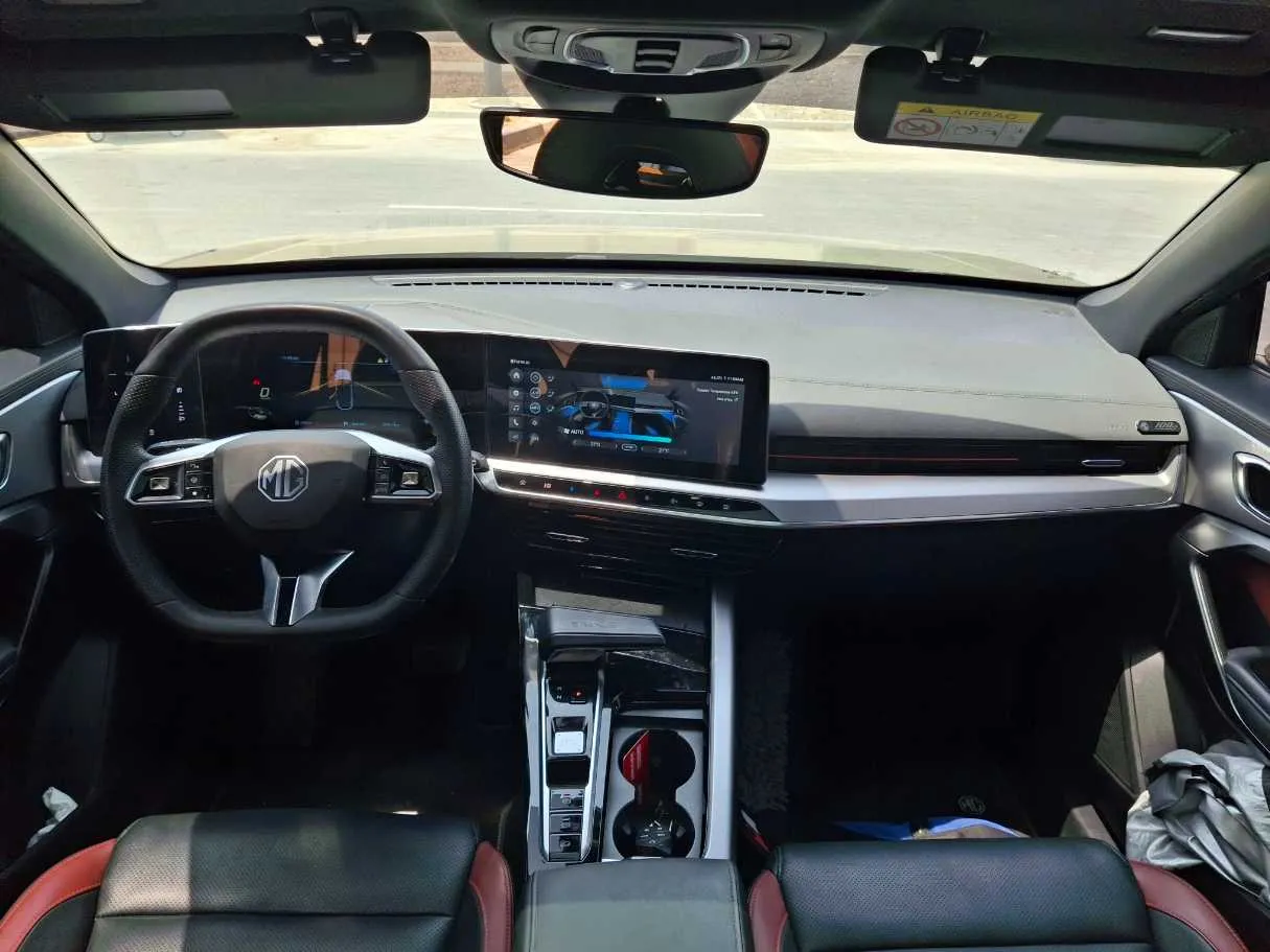 Car image 15