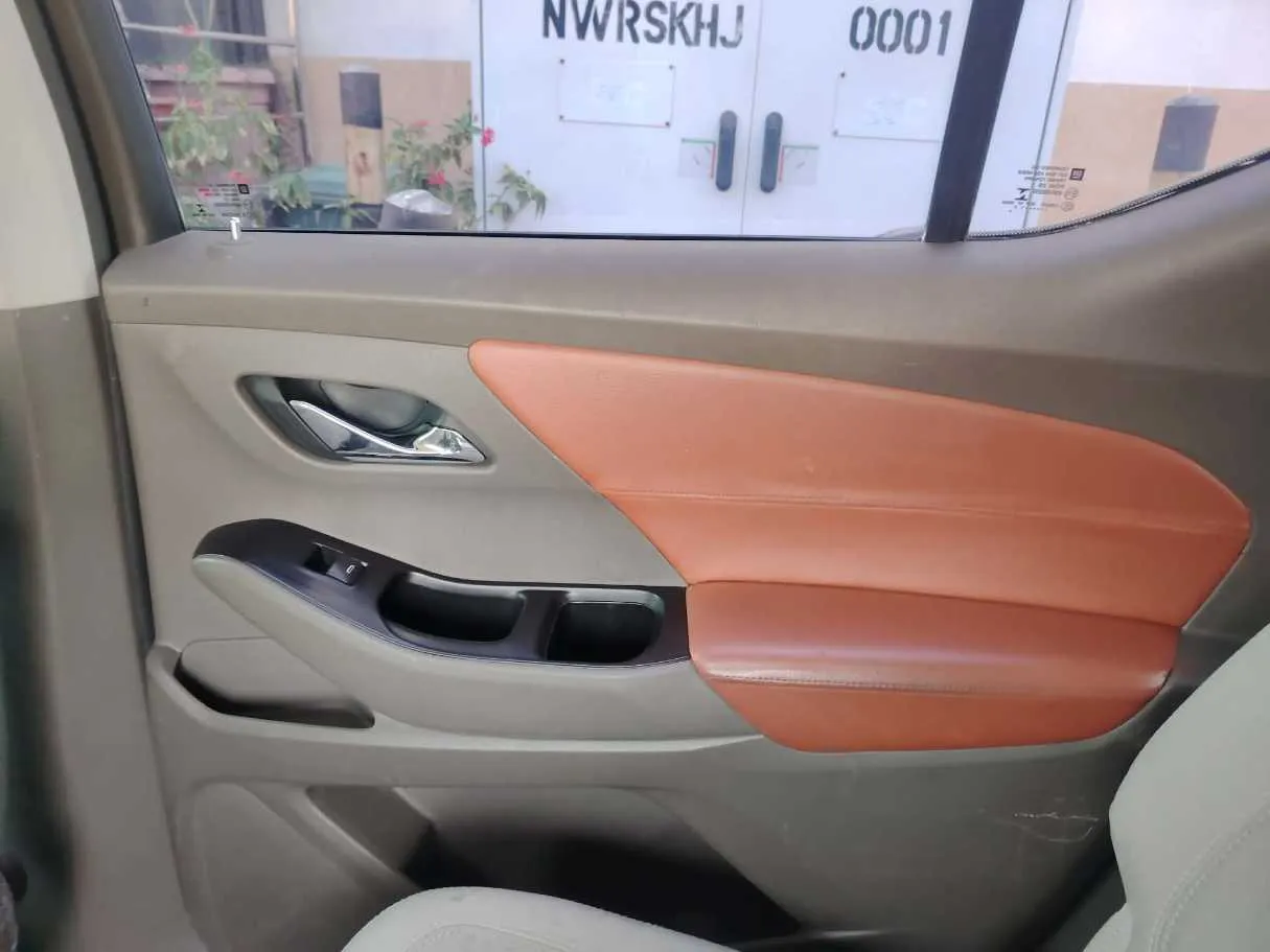 Car image 40