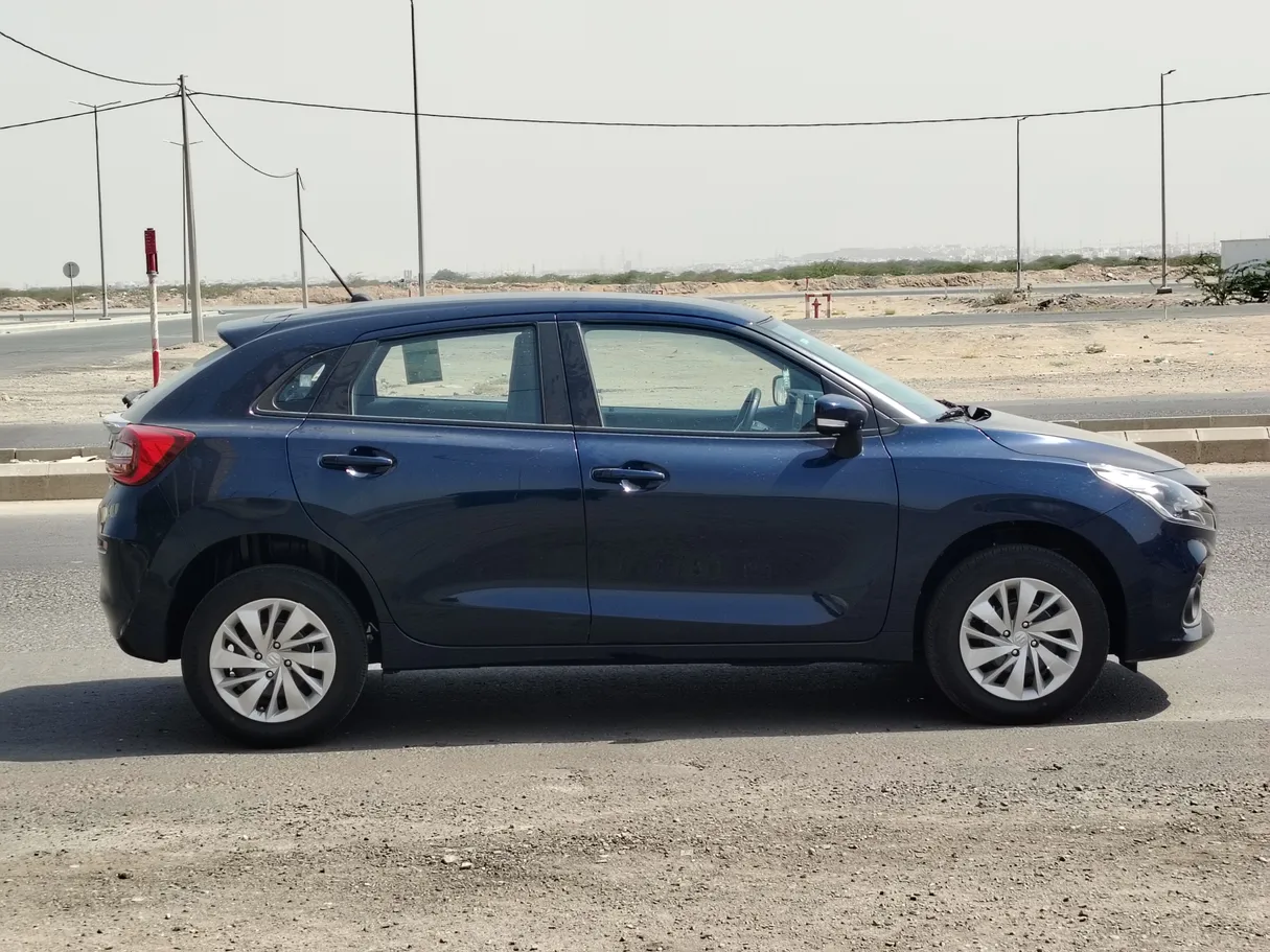 Car image 4