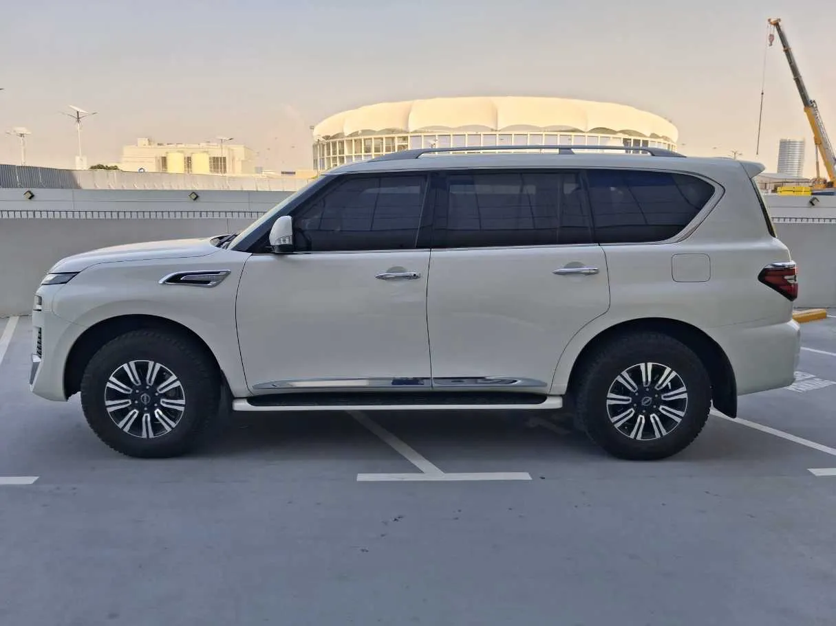 Car image 8