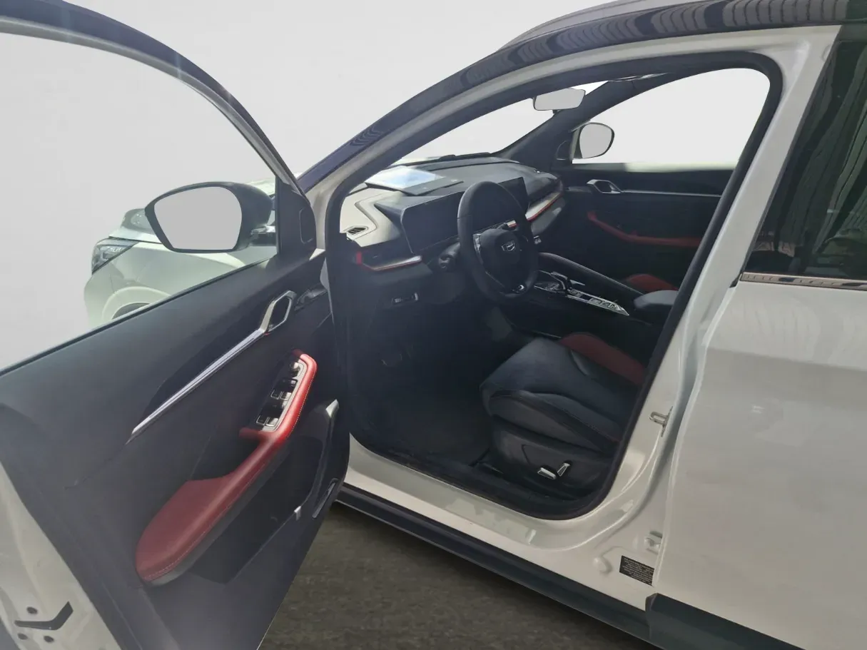 Car image 5