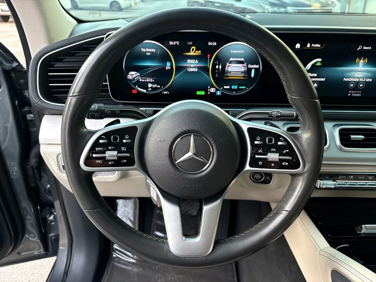 Car image 22