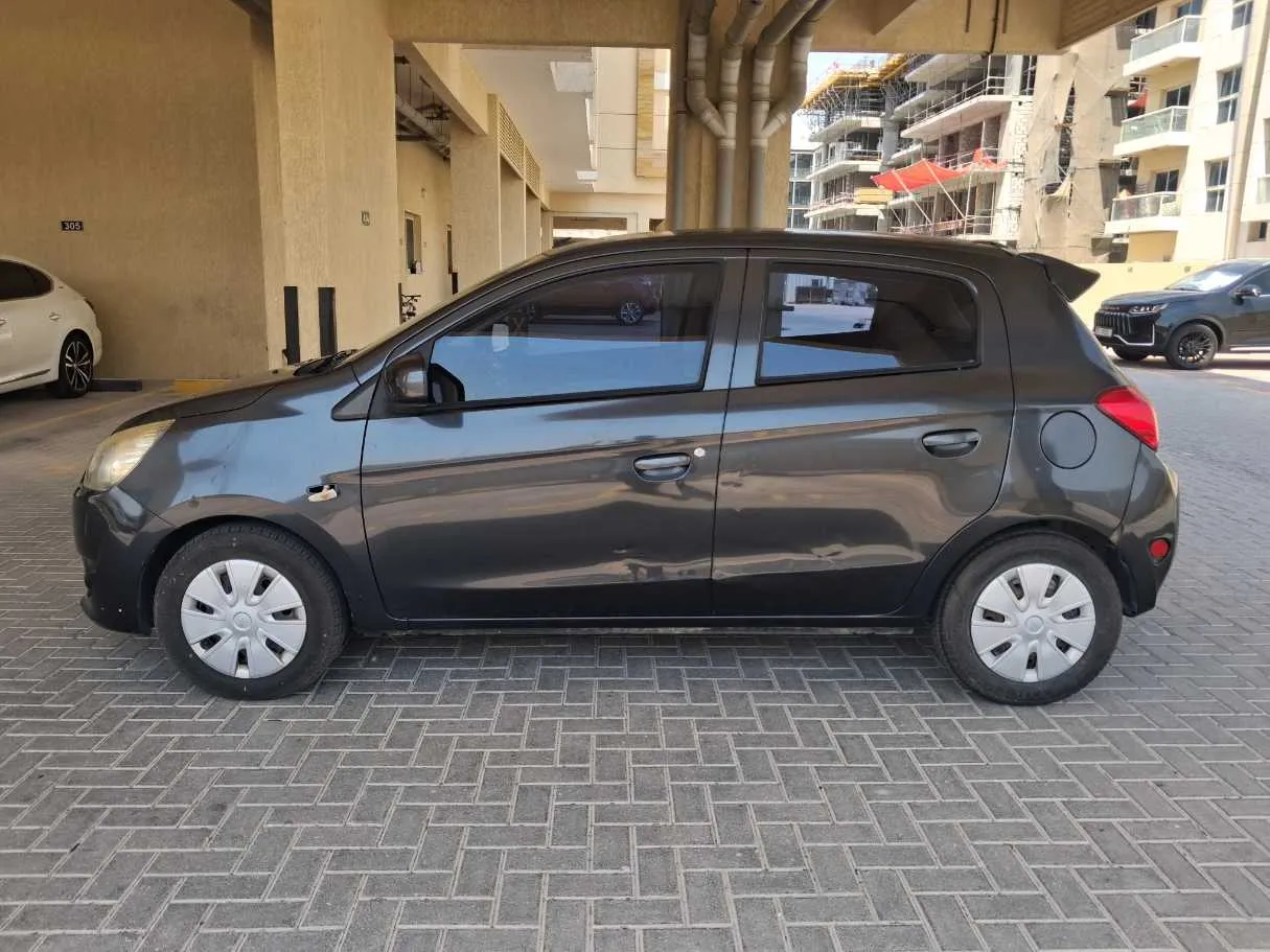 Car image 8
