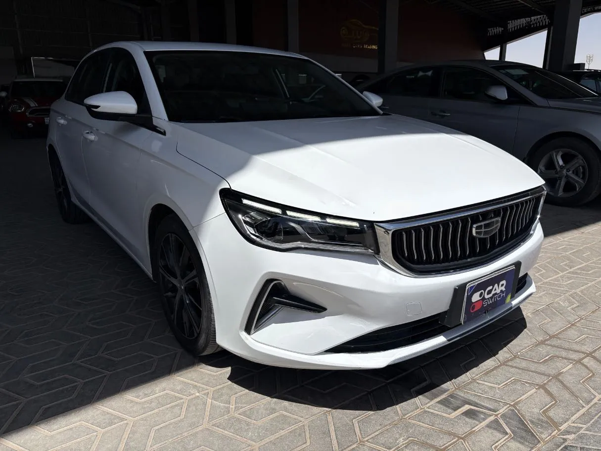 Car image 3